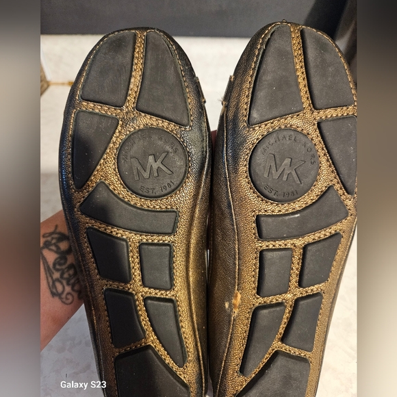 MICHAEL KORS Sz 7 FULTON SLIP ONS - Picture 2 of 15